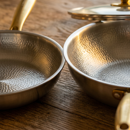 Titanium Pan Pro + Wok Pro Set - profile contrast close up